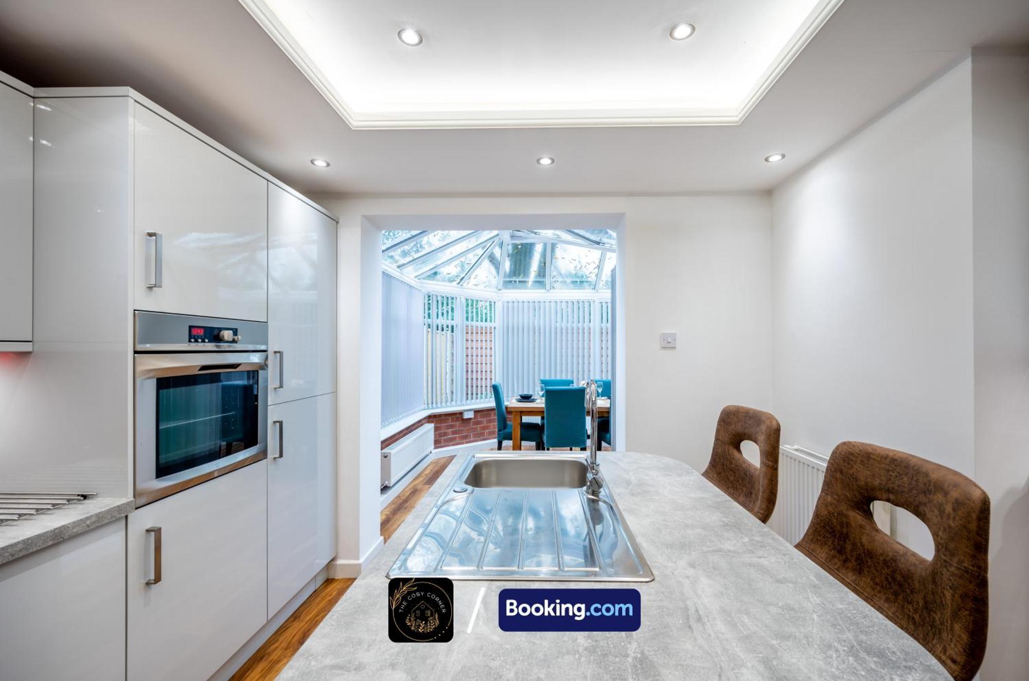 曼彻斯特Cosy 3-Bed House, Garden & Free Parking In Stretford公寓 外观 照片