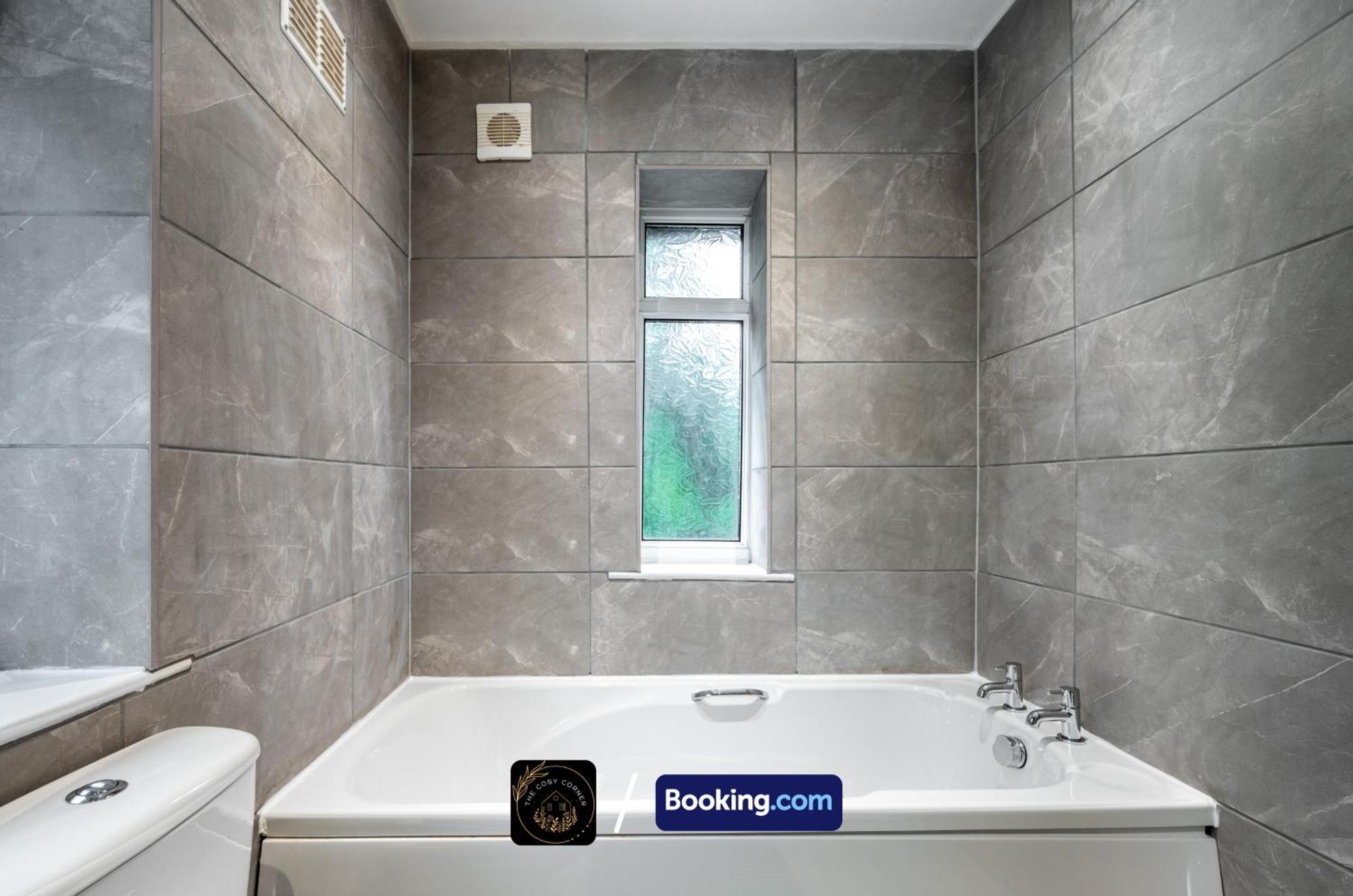曼彻斯特Cosy 3-Bed House, Garden & Free Parking In Stretford公寓 外观 照片
